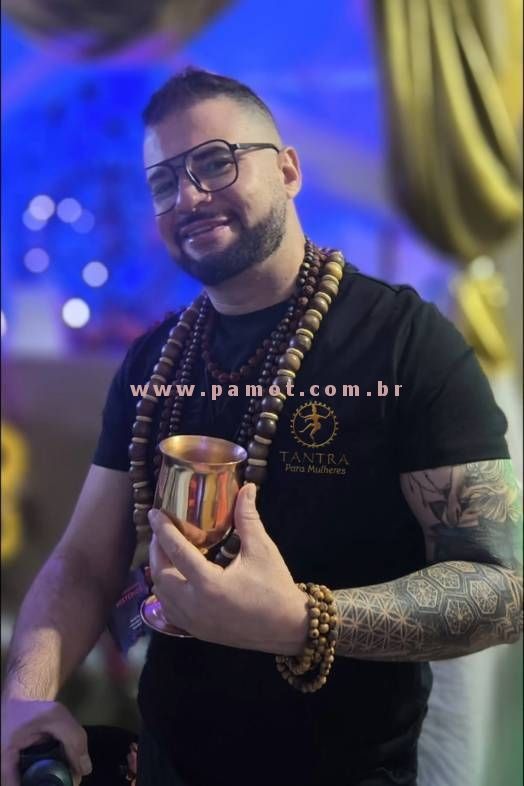 Clayton Silva, 62 99658-9004, Anápolis, Atendo Casais Atendo Mulheres Atendo Homens Atendo Deficientes Físicos Ensino Kama Sutra Atendimento Virtual Atendo com Final Feliz Manual Aplico Corpo-A-Corpo Atendo com Outros Complementos Atendo A Domicilio Local Ambiente Climatizado Aceito Cartao de Credito Aceito Cartao de Debito Local com Chuveiro Tenho Local Atendo em Hotel Local com Estacionamento Perto Local com Hidromassagem Anti-Stress, antiestresse, relaxante, clássica Prostática Sueca Candle massage ou Massagem com velas Pedras quentes Facial Holística Tântrica Lingan Bioenergética Desportiva Em Grávidas Pós-parto Terapêutica A quatro mãos Completa Corporal Nuru Yoni Sensual Reflexologia podal Tailandesa ou Thai massage Thai-yoga massage  Tui-ná 