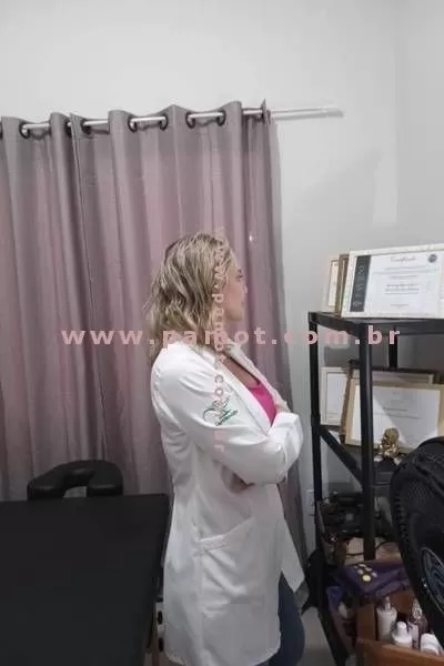 Claudia Massoterapeuta E Esteticista Patos de Minas Depilo Com Cera E Maquininha